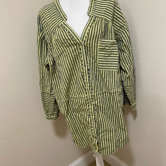 New Free People one of the bots tunic size S
So special in stripes, - Picture 4 of 9